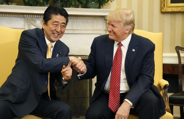 25 ngày sóng gió của tân Tổng thống Mỹ Donald Trump ảnh 15
