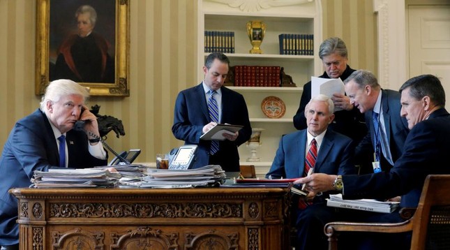 25 ngày sóng gió của tân Tổng thống Mỹ Donald Trump ảnh 5