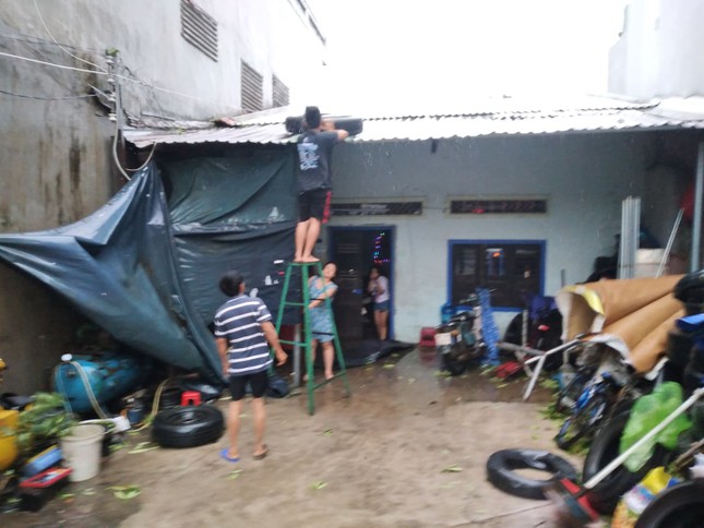 Bão số 9 áp sát, Quảng Ngãi mưa lớn, gió rít từng hồi ảnh 18