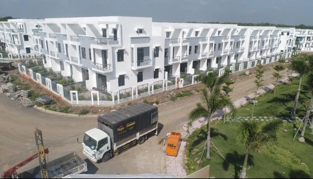 Xử phạt trên 6 tỷ đồng đối với chủ đầu tư xây dựng 488 căn nhà khi chưa có phép ảnh 1