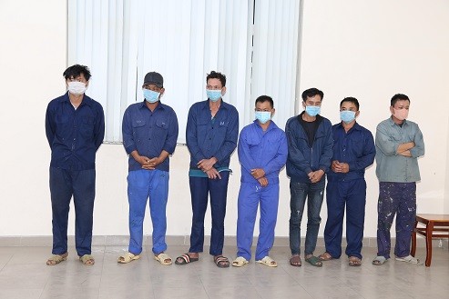 Khởi tố 32 bị can trong vụ án buôn lậu, sản xuất 200 triệu lít xăng giả ảnh 2