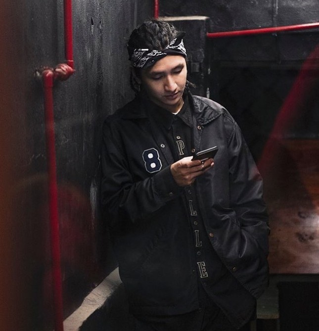 Loạt ảnh điển trai của rapper 16 Typh khiến fan nữ tiếc hùi hụi sau khi rời “Rap Việt“ ảnh 6