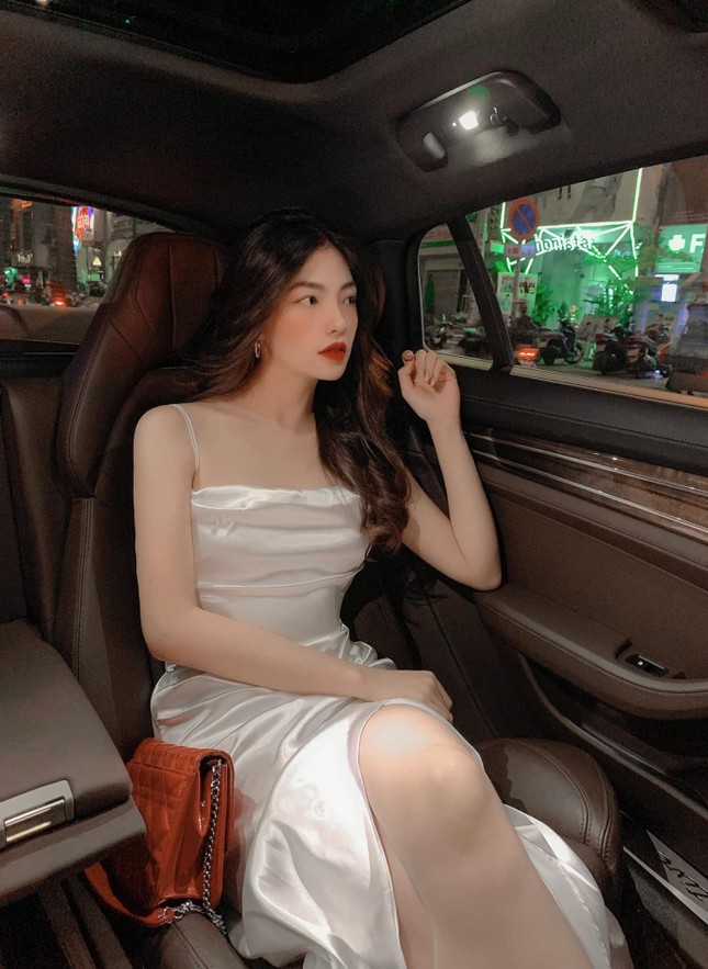 Chân dung cô nàng hotgirl được netizen đặt nghi vấn hẹn hò với ca sĩ Ngô Kiến Huy ảnh 6