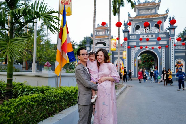 JustaTee thông báo bà xã Trâm Anh “vượt cạn” thành công, hàng loạt sao Việt gửi lời chúc mừng ảnh 4