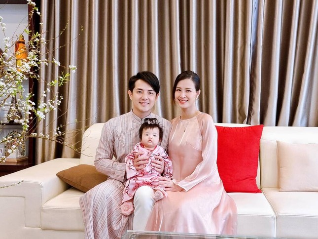 Đông Nhi khoe nhan sắc ngọt ngào kỷ niệm 12 năm yêu Ông Cao Thắng ảnh 5