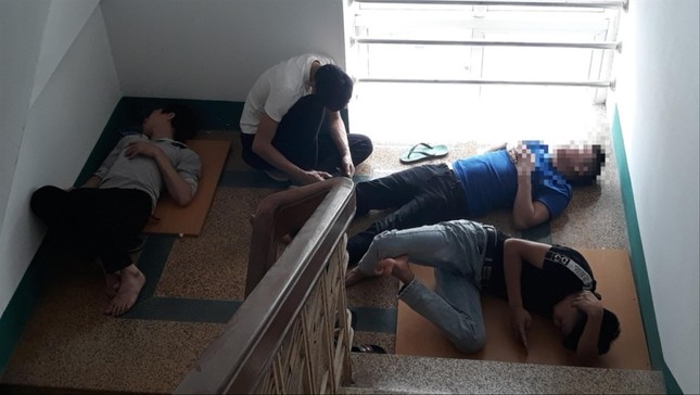 Công nhân vạ vật nhiều ngày ở doanh nghiệp liên quan đến Út 'trọc' đòi lương ảnh 2
