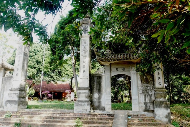 Bảo vật hương án bằng đá gần 600 tuổi ở Bắc Giang ảnh 9
