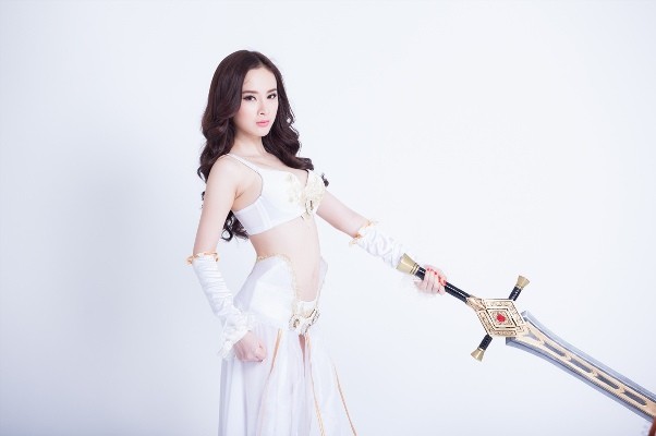 Angela Phương Trinh nóng bỏng chụp ảnh game ảnh 4