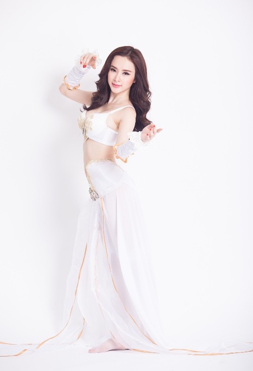 Angela Phương Trinh nóng bỏng chụp ảnh game ảnh 7