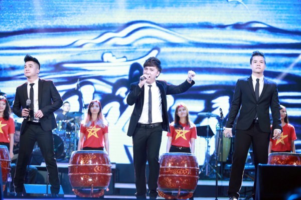 Tùng Dương 'đốn tim' khán giả với 'Nơi đảo xa' ảnh 5