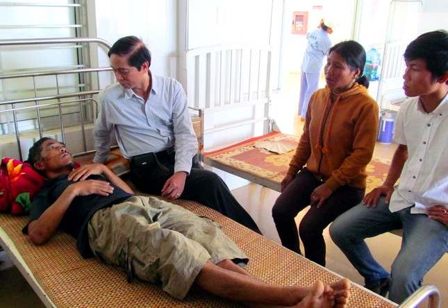 Lâm tặc tấn công tổ bảo vệ rừng ảnh 2
