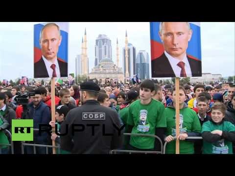 Hơn 100.000 người diễu hành mừng sinh nhật Tổng thống Putin ảnh 10