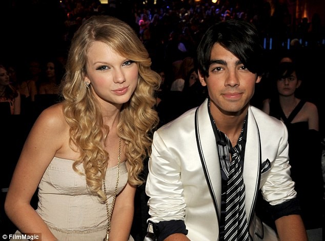 Những mối tình chóng vánh của 'công chúa nhạc đồng quê' Taylor Swift ảnh 11