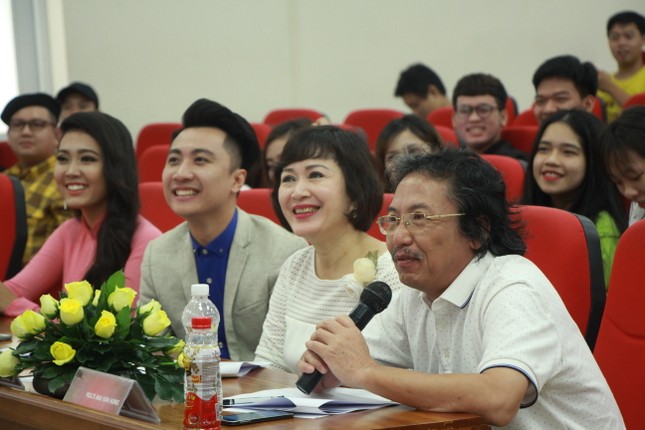 Nữ sinh duyên dáng, tự tin thi tài Hoa khôi sinh viên Việt Nam 2017 ảnh 2
