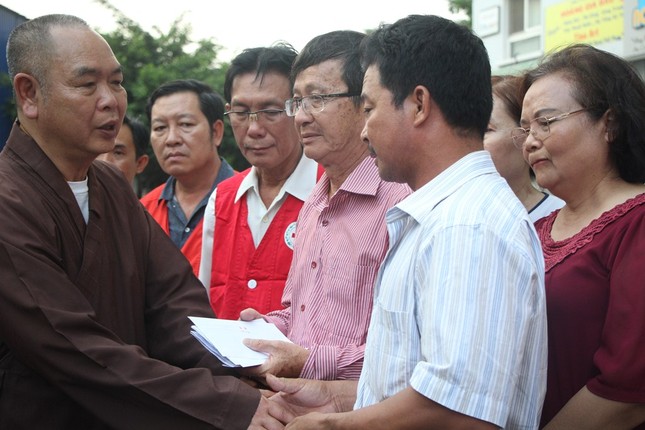 Hội Chữ thập đỏ cứu trợ khẩn cấp người dân thiệt hại trong vụ cháy ảnh 4