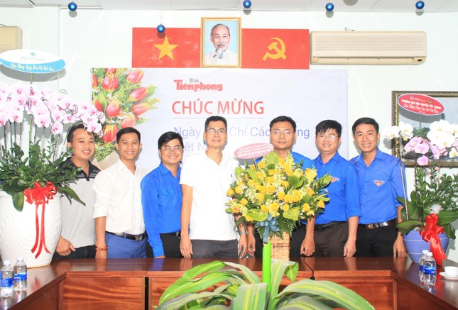 Ban Nội chính Thành ủy TPHCM thăm, chúc mừng báo Tiền Phong nhân ngày 21/6 ảnh 3