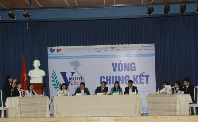 Đại diện ĐHQG Hà Nội đoạt ngôi quán quân VMoot 2019 ảnh 1