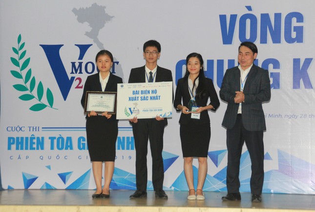 Đại diện ĐHQG Hà Nội đoạt ngôi quán quân VMoot 2019 ảnh 7