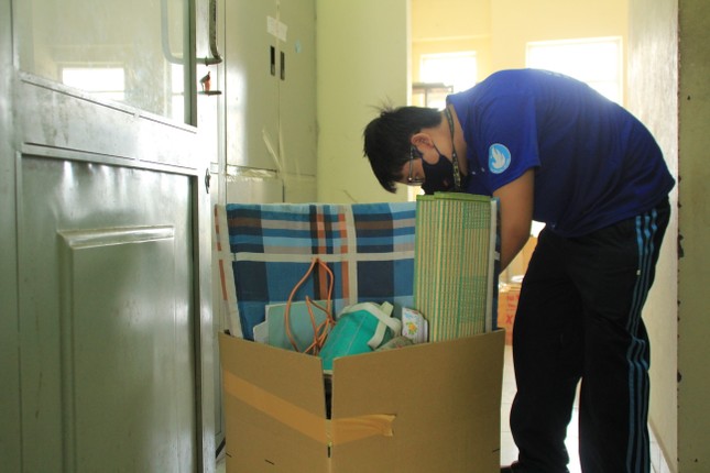 Tình nguyện viên ở Ký túc xá làm nơi cách ly ảnh 3