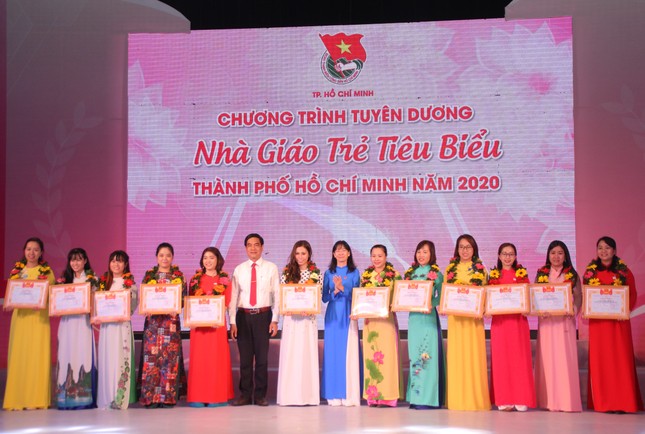 TPHCM tuyên dương 161 nhà giáo trẻ tiêu biểu ảnh 9