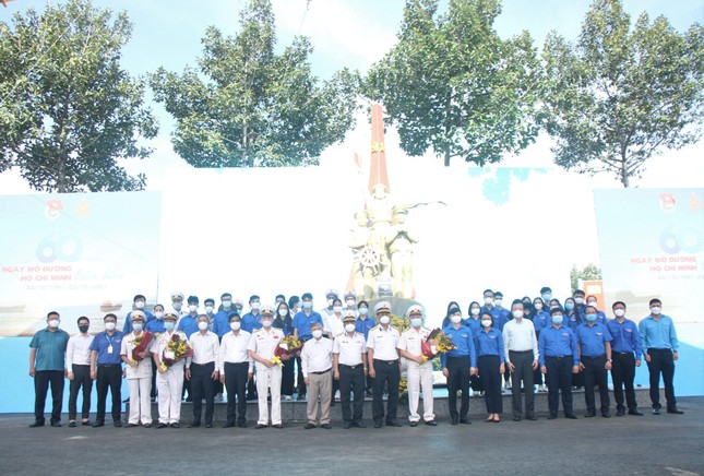 Bài học quý báu với tuổi trẻ từ truyền thống những Đoàn tàu không số ảnh 3