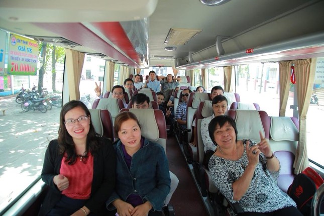 Hàng nghìn giảng viên Sài Gòn háo hức đi tỉnh coi thi THPT Quốc gia ảnh 4