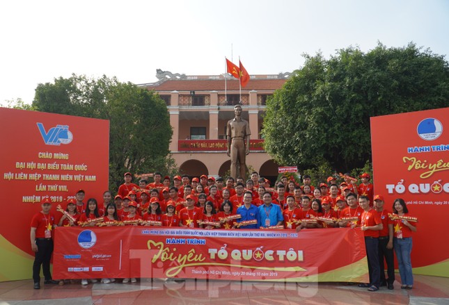 Hành trình 'Tôi yêu Tổ quốc tôi' đặt chân đến Thành phố mang tên Bác ảnh 6