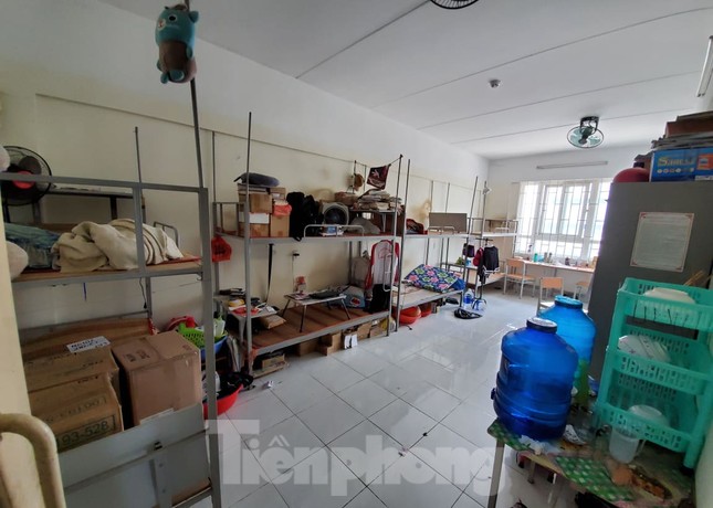 Những tấm lòng vàng đổ về khu cách ly lớn nhất nước ảnh 2