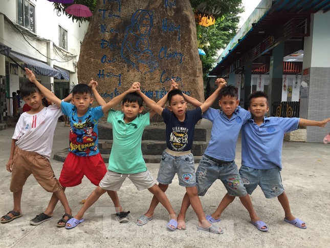 'Tiền Phong tiếp sức cộng đồng' đến với Trung tâm nhân đạo Quê Hương ảnh 3