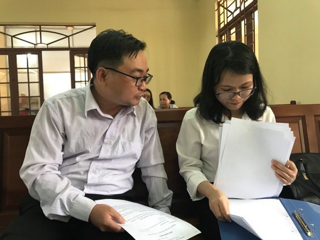 Mới nhất vụ thầy giáo cho học sinh diễn cảnh 'nóng': Yêu cầu trường bồi thường 136 triệu ảnh 1
