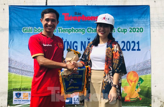 Đội bóng Trường THPT Thành Nhân vô địch giải Tiền Phong Champion Cup 2020 ảnh 5