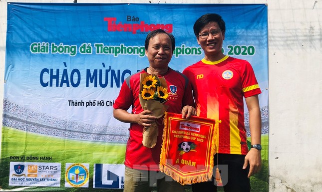 Đội bóng Trường THPT Thành Nhân vô địch giải Tiền Phong Champion Cup 2020 ảnh 6