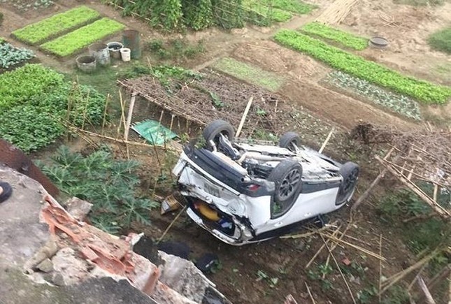 Kinh hoàng loạt vụ nữ tài xế lái xe sang gây tai nạn liên hoàn ảnh 6