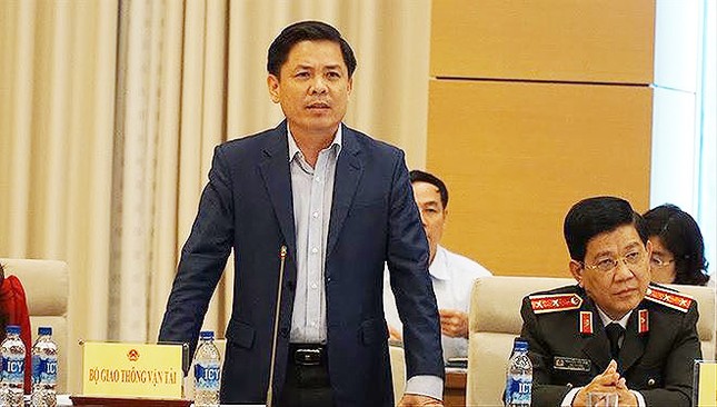 'Mất bằng lái phải thi lại': Không hợp lý ảnh 1
