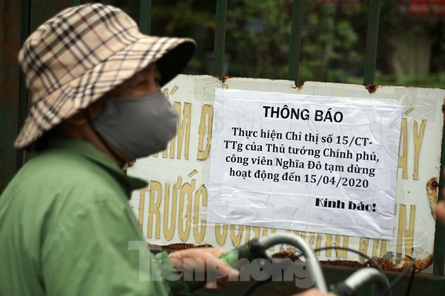 Công viên ở Hà Nội đồng loạt đóng cửa để cách ly toàn xã hội ảnh 2