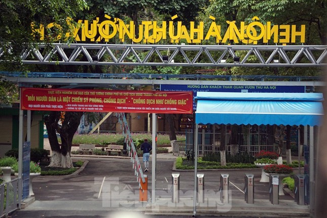 Công viên ở Hà Nội đồng loạt đóng cửa để cách ly toàn xã hội ảnh 6