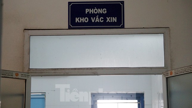 Bí thư Hải Dương thị sát nơi tiêm lượt vắc-xin ngừa COVID-19 đầu tiên ảnh 9