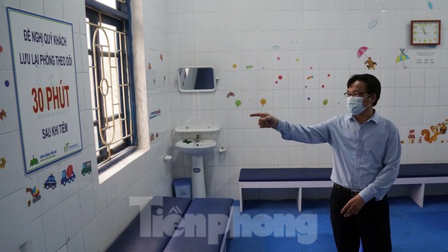 Bí thư Hải Dương thị sát nơi tiêm lượt vắc-xin ngừa COVID-19 đầu tiên ảnh 3