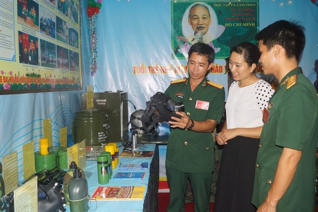 Lính trẻ phòng hóa vì màu xanh thân yêu ảnh 2
