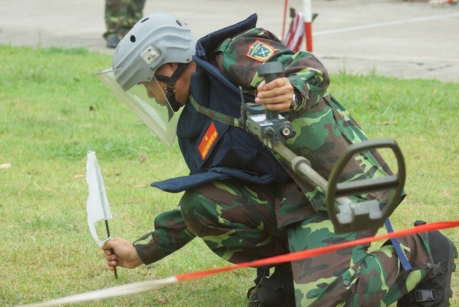 Mục kích lính công binh huấn luyện chống khủng bố ảnh 2