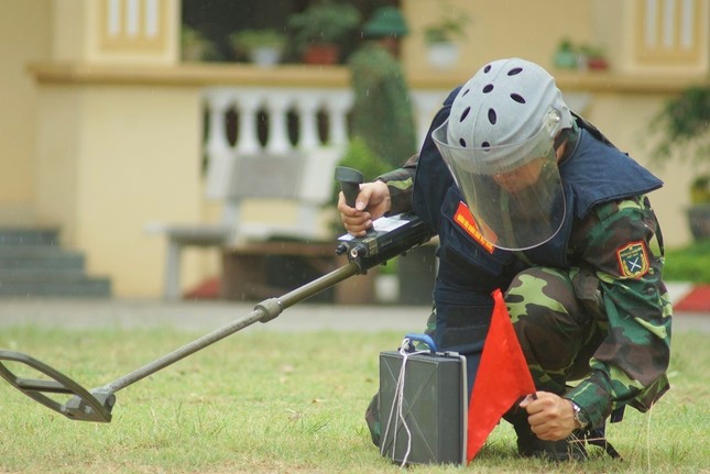 Mục kích lính công binh huấn luyện chống khủng bố ảnh 5