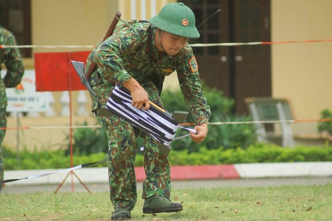 Mục kích lính công binh huấn luyện chống khủng bố ảnh 3