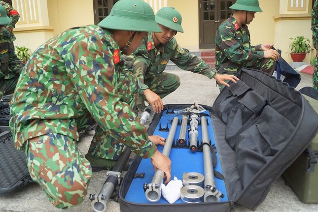 Mục kích lính công binh huấn luyện chống khủng bố ảnh 10
