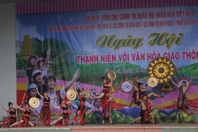 Phát động Ngày hội 'Thanh niên với Văn hoá giao thông' ảnh 12