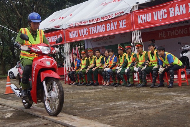 Phát động Ngày hội 'Thanh niên với Văn hoá giao thông' ảnh 9