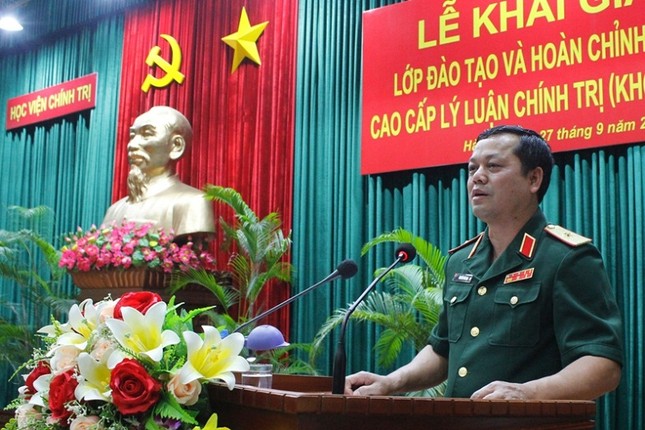 Đào tạo kiến thức cao cấp lý luận chính trị ảnh 1