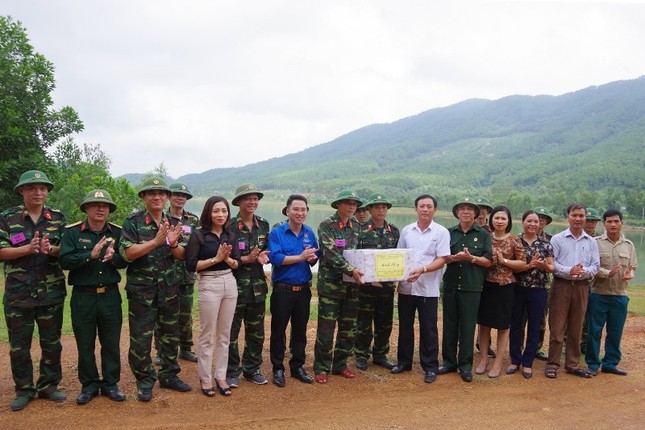 Cận cảnh trung đoàn bộ binh diễn tập vòng tổng hợp ảnh 12