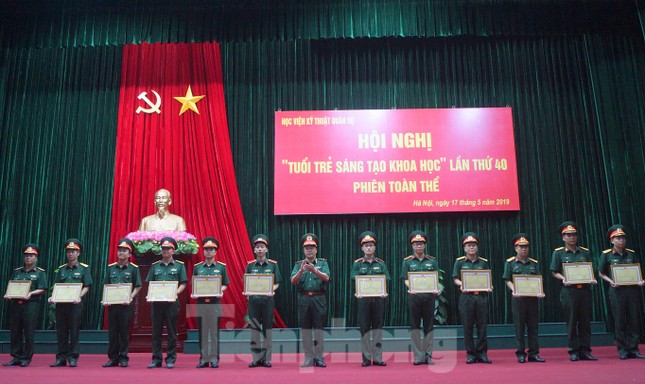 Học viện Kỹ thuật Quân sự tôn vinh điển hình sáng tạo khoa học trẻ ảnh 2