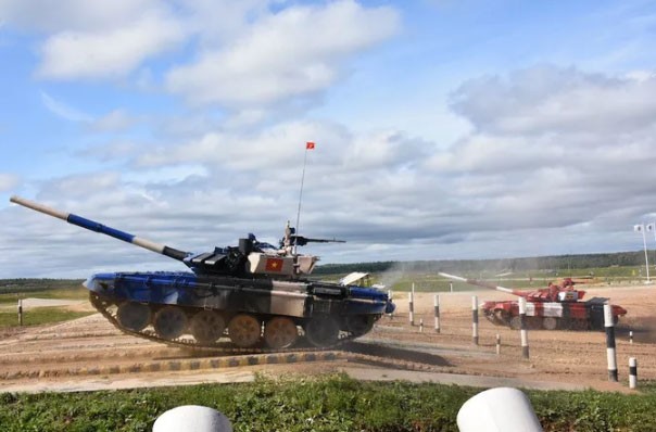 Vì sao xe tăng đội Việt Nam đạt tới vận tốc 74km/h ở Army Games? ảnh 1