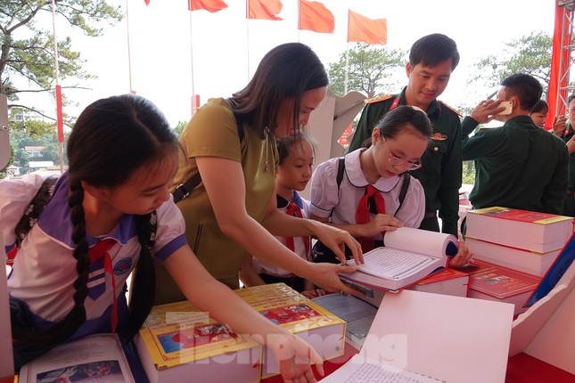 Hơn 1,4 triệu bài thi tìm hiểu về Quân đội ở Quân khu 3 ảnh 4